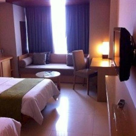 Mitra Bandung Hotel Esterno foto