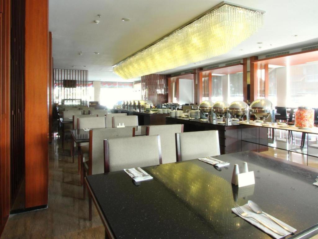 Mitra Bandung Hotel Esterno foto