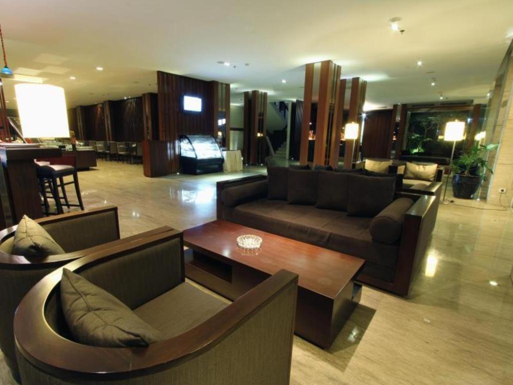 Mitra Bandung Hotel Esterno foto