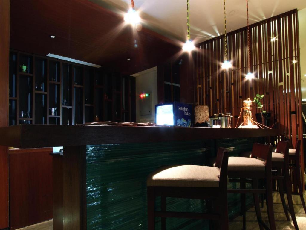 Mitra Bandung Hotel Esterno foto