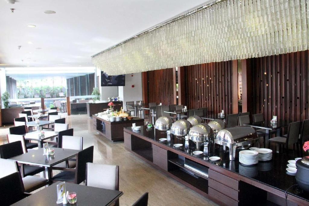 Mitra Bandung Hotel Esterno foto