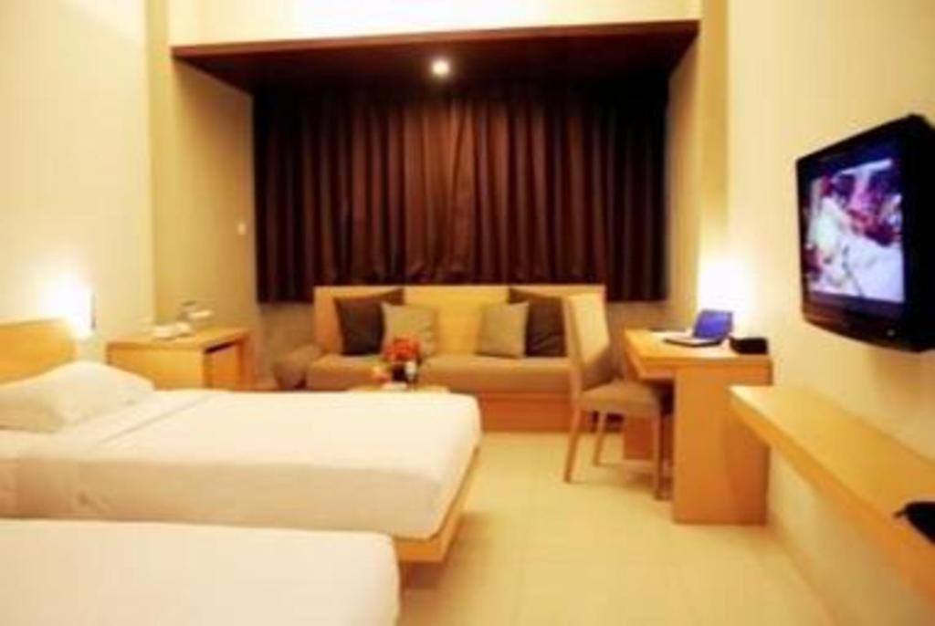 Mitra Bandung Hotel Esterno foto