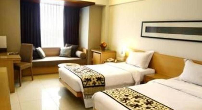 Mitra Bandung Hotel Esterno foto