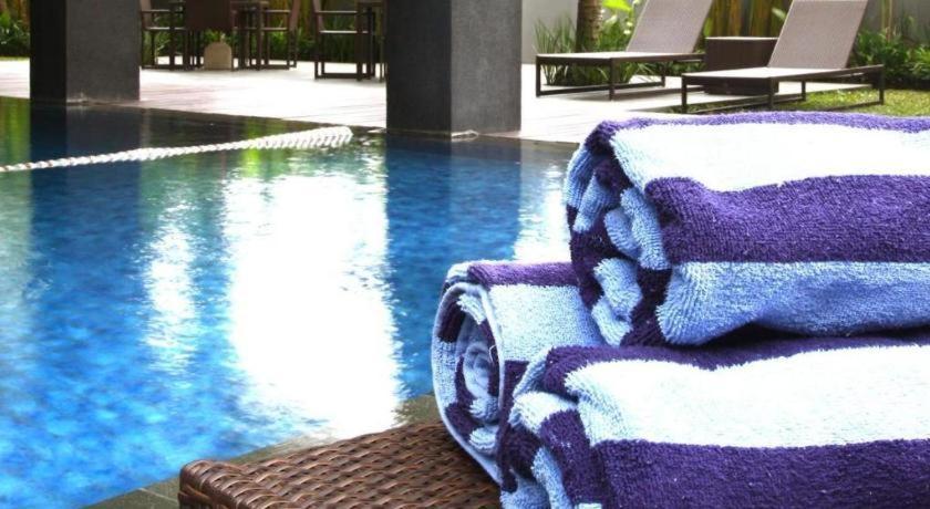 Mitra Bandung Hotel Esterno foto