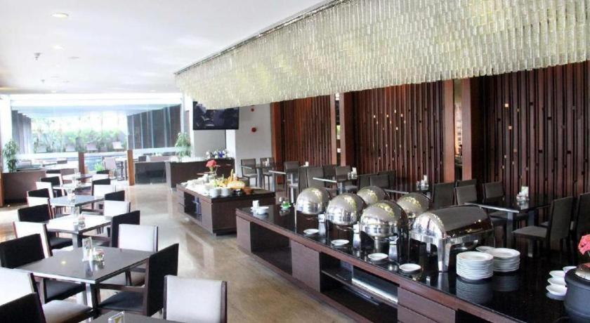 Mitra Bandung Hotel Esterno foto