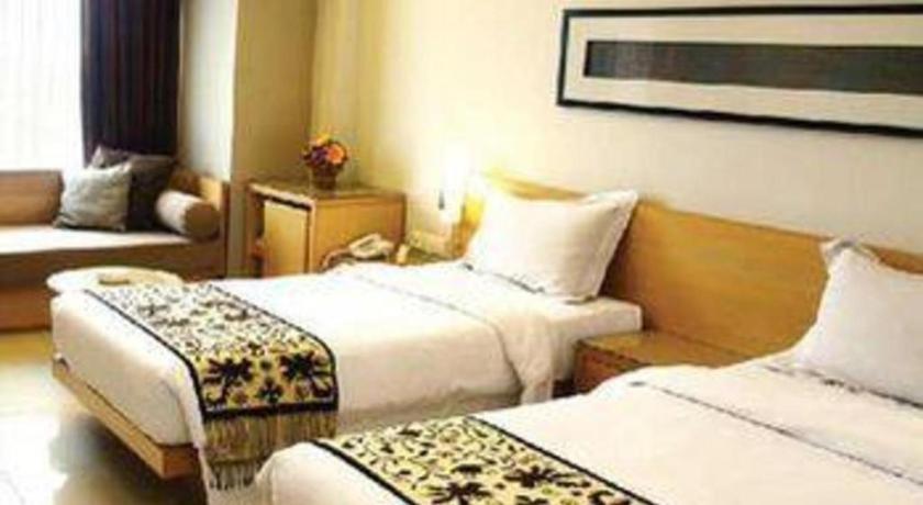 Mitra Bandung Hotel Esterno foto