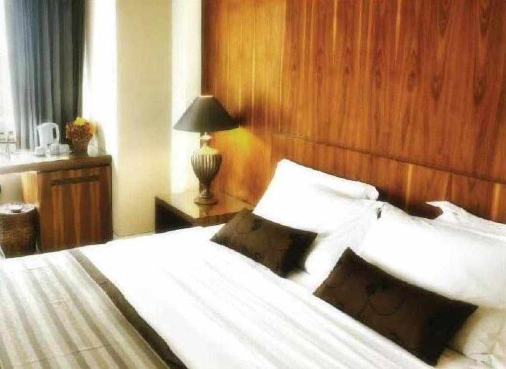 Mitra Bandung Hotel Esterno foto