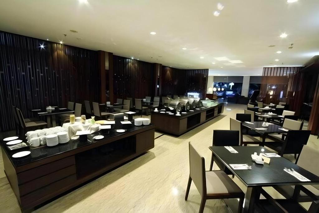 Mitra Bandung Hotel Esterno foto