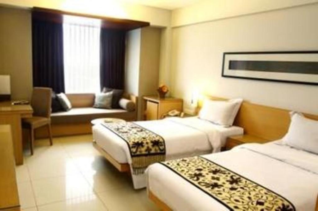 Mitra Bandung Hotel Esterno foto