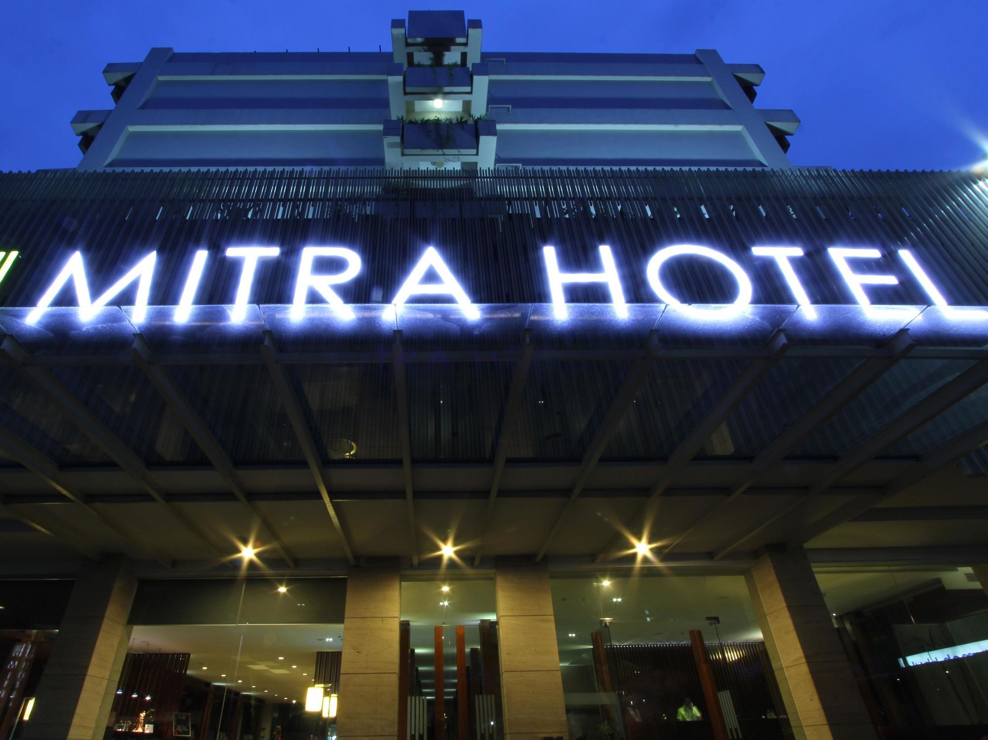 Mitra Bandung Hotel Esterno foto